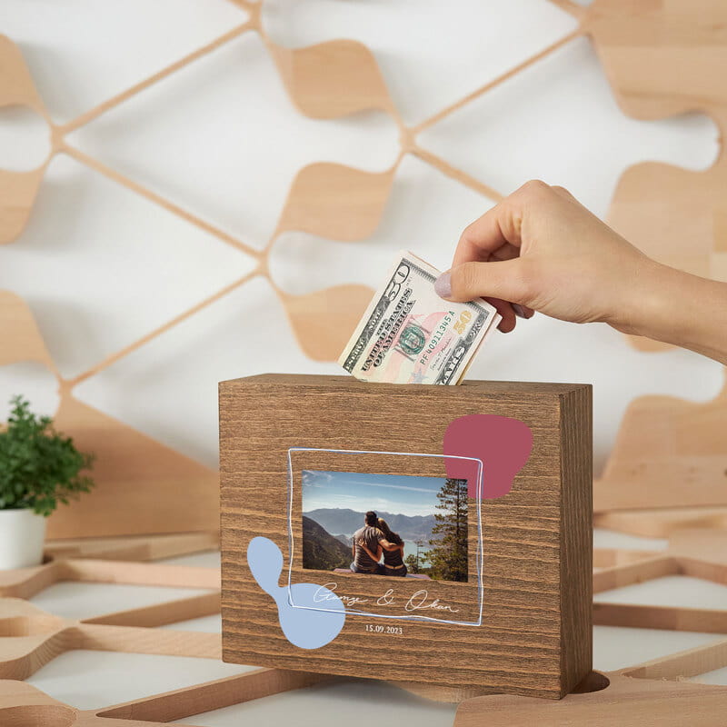 Fotoğraf Ve İsim Özelleştirmeli Masif Ahşap Kumbara