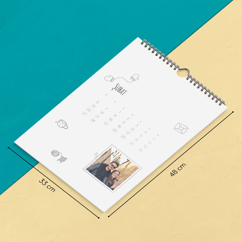 Stickerlı Fotoğraf Özelleştirmeli 2026 Duvar Takvimi