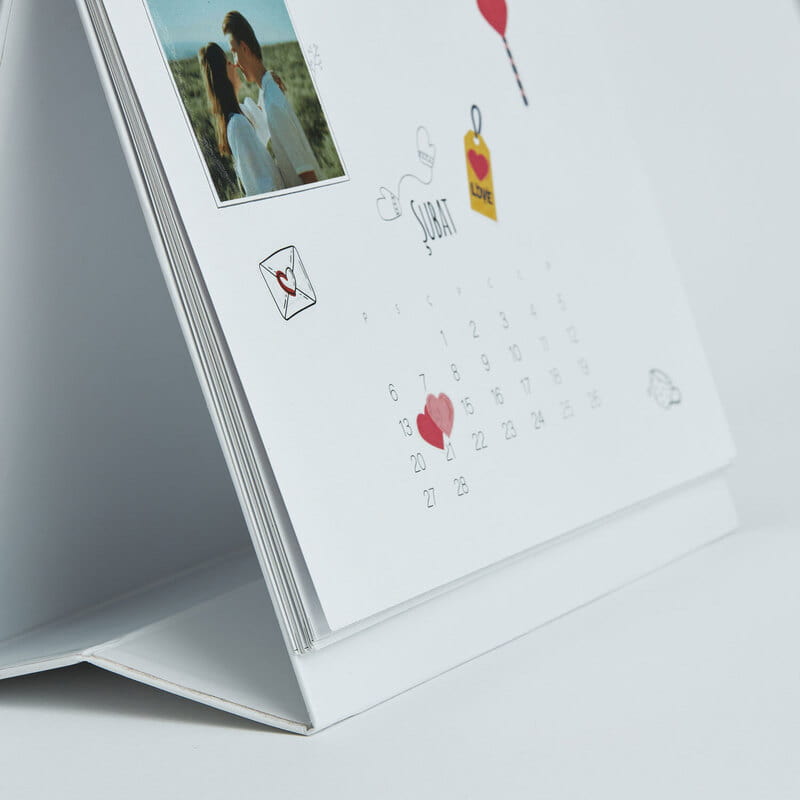 İnteraktif Sticker Hediyeli Fotoğraf Baskılı 2026 Masaüstü Takvim