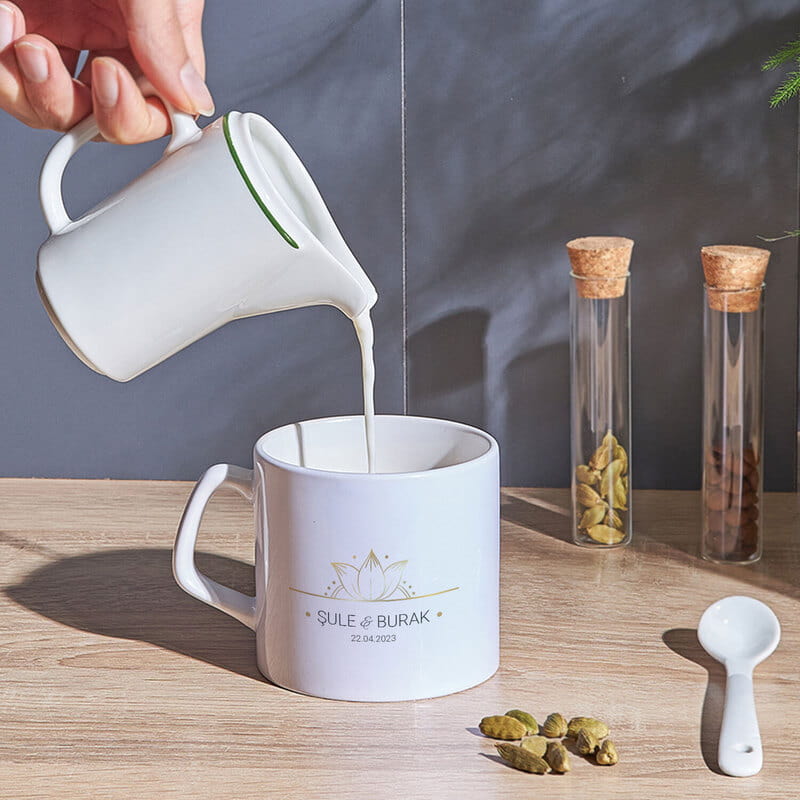 Kahvesever Sevgililere Floral Tasarımlı İsme Özel 2'li Kahve Kupası Seti