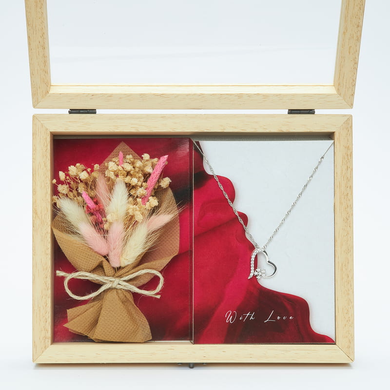 Kar Tanesi Kalpli Gümüş Kolye & Çiçek Buketli Ahşap Hediye Kutusu