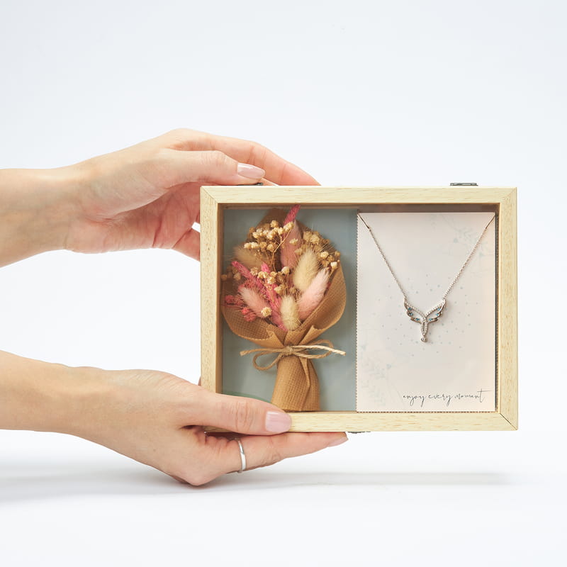 Kız Arkadaşa Hediye Çiçekli Kolye Ahşap Hediye Kutusu