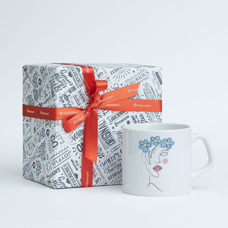 Line Art Kadın Tasarımlı Kahve Kupası