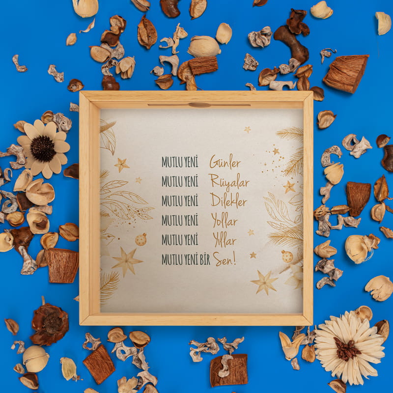 Mutlu Yeni Bir Yıl Tasarımlı Ahşap Kumbara