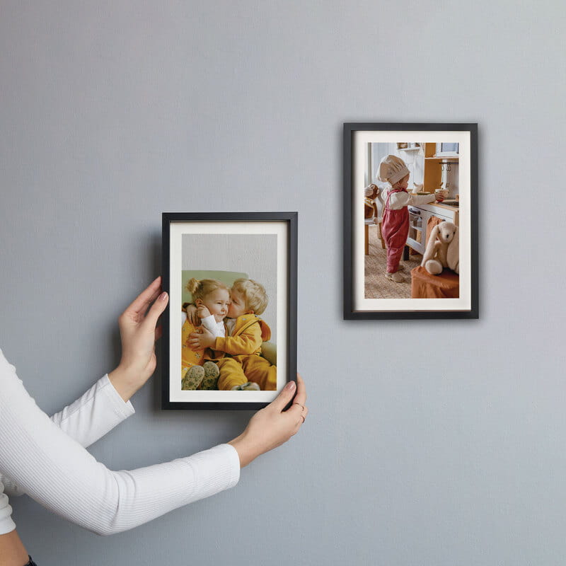 2'li Set Paspartulu Fotoğrafınıza Özel Siyah Yapışkan Çerçeve - 20x30