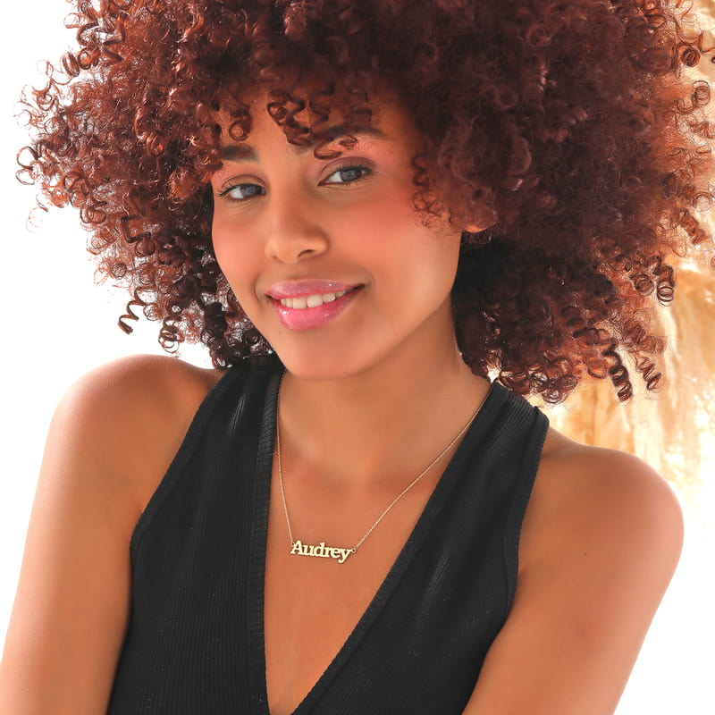 Bold Yazı Stilli İsme Özel Gümüş Kolye