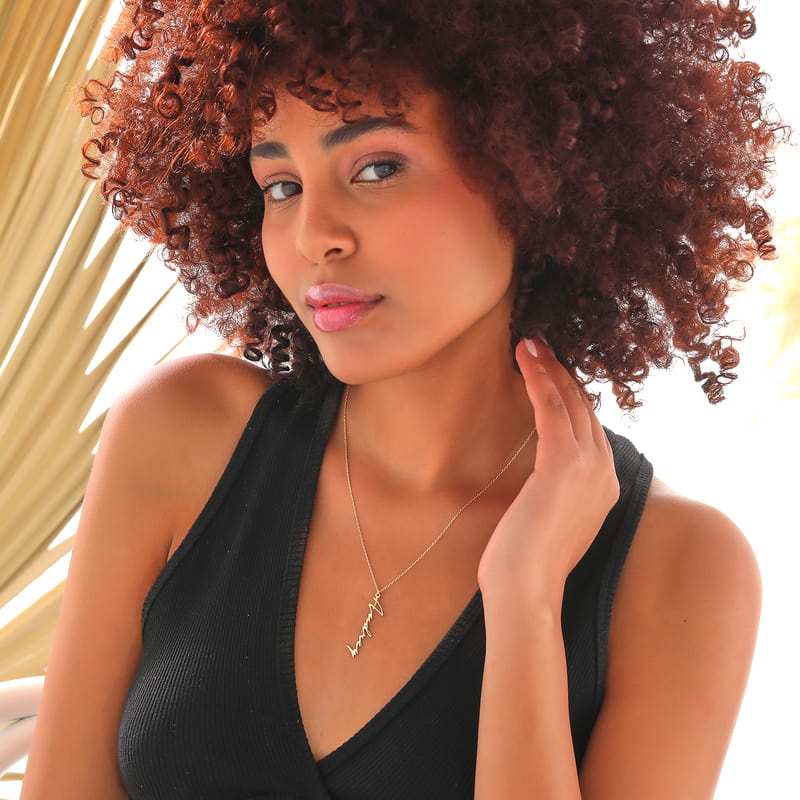 Dikey El Yazısı Tasarımlı İsme Özel Gümüş Kolye