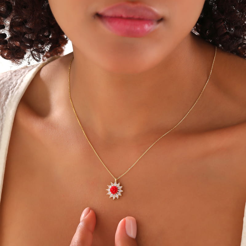 Gül Tasarımlı Mercan Gümüş Kolye