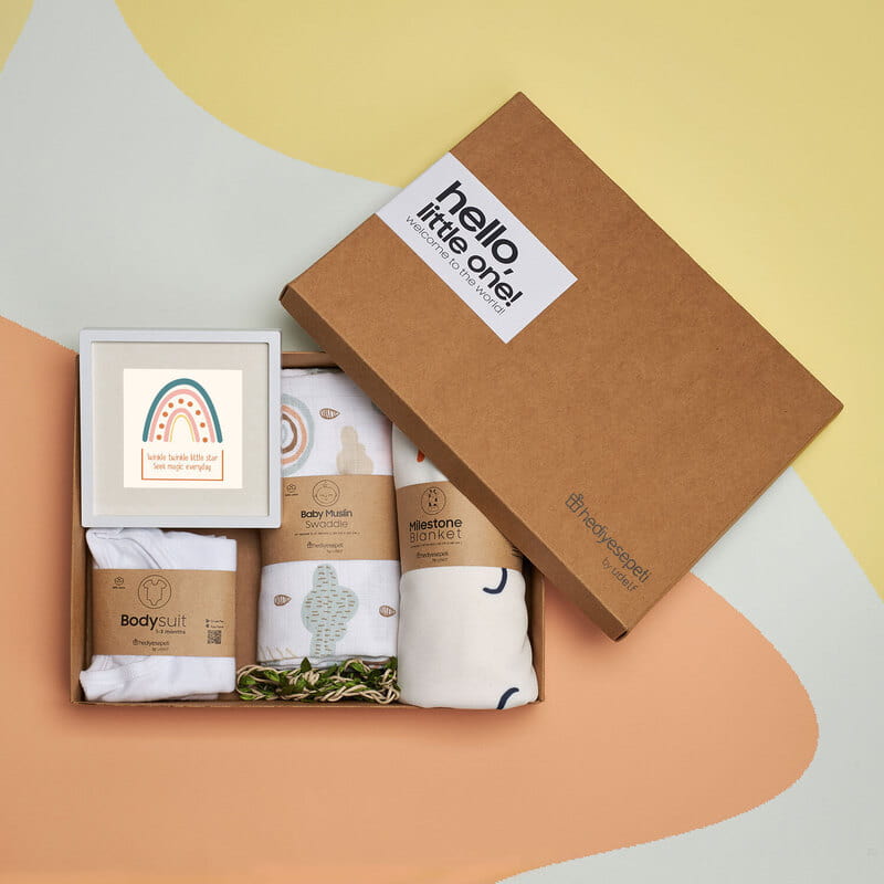 İsme Özel Fotoğraf Çekim Battaniyeli Yeni Doğan Hediye Kutusu