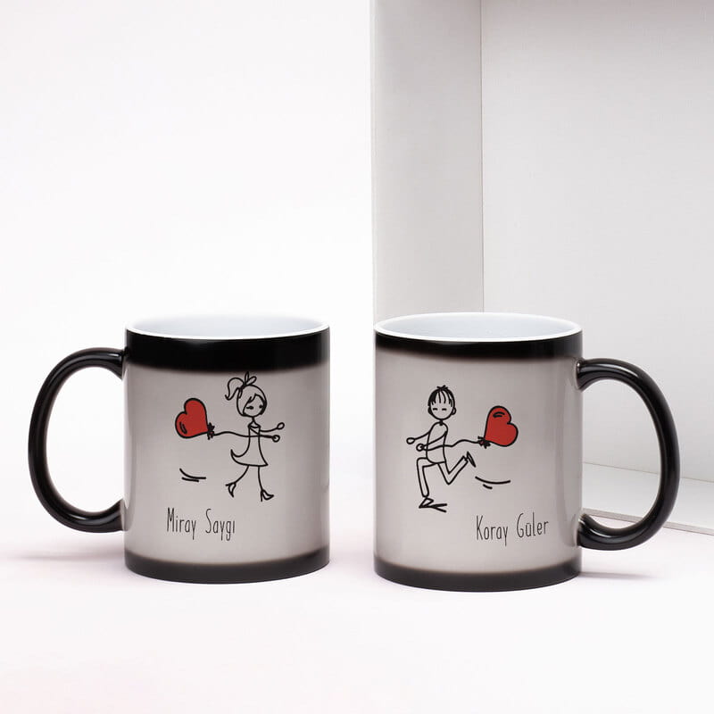 Kavuşan Sevgililer Tasarımlı 2'li Sihirli Kupa Bardak Seti