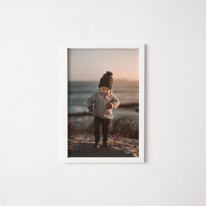 Kendinden Yapışkanlı Fotoğraflı Beyaz Çerçeve