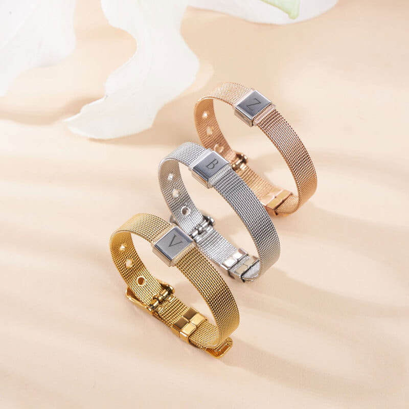 Kişiye Özel Harf Tasarımlı Örme Hasır Bileklik