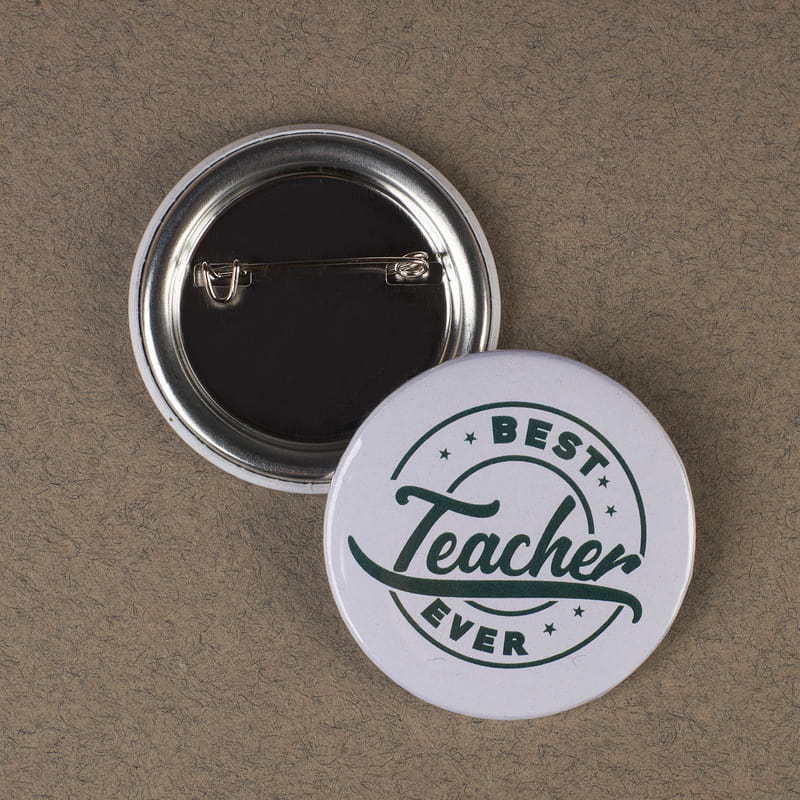 4'lü Rozet Hediyeli Öğretmenler Günü Hediye Kutusu