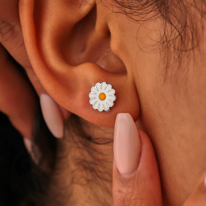 925 Ayar Mineli Gümüş Papatya Küpe