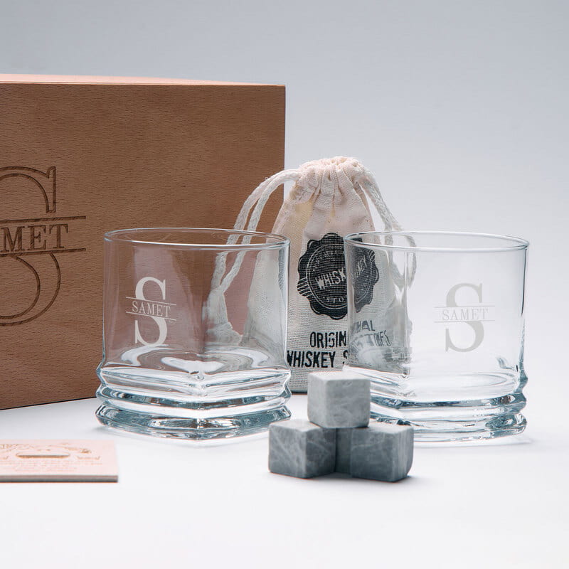 Ahşap Kutulu Kişiye Özel Monogram İsimli Viski Kadeh Seti
