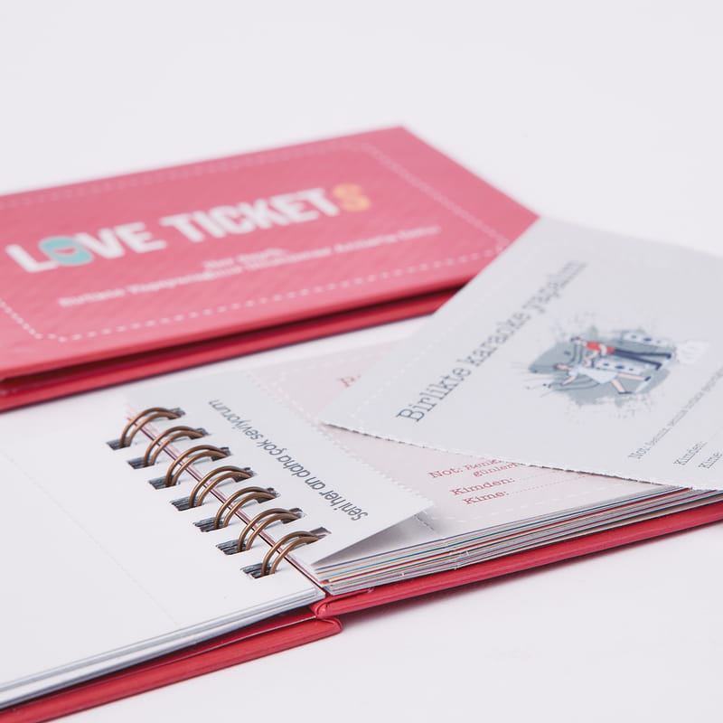 Aşk Biletleri İle Sevgiliye Sürpriz Hediye Kutusu