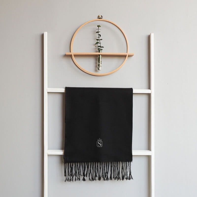 Baş Harf Nakış İşlemeli Erkek Atkısı