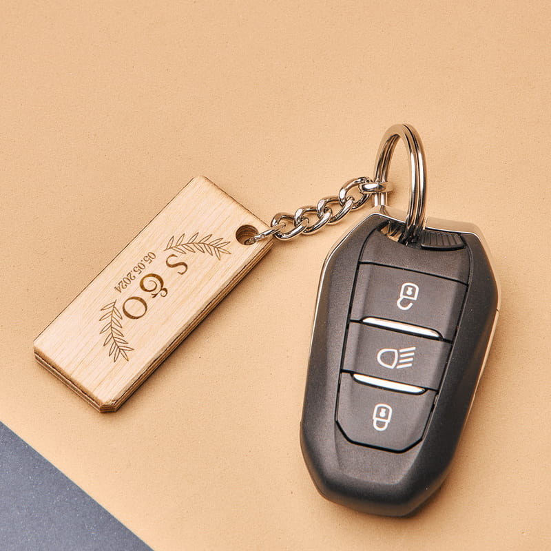 Baş Harf ve Tarih Özelleştirmeli Ahşap Anahtarlık