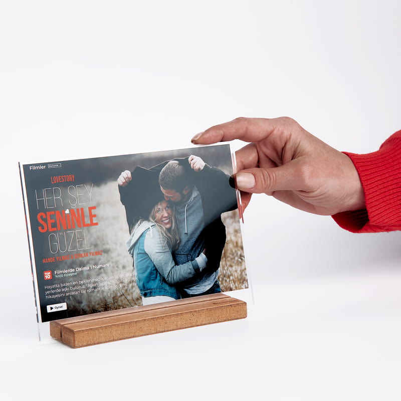 Her Şey Seninle Güzel Kişiselleştirilebilir Akrilik Film Plaketi