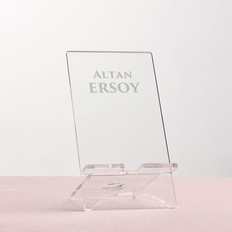 İsim Yazılı Masaüstü Cep Telefonu Standı