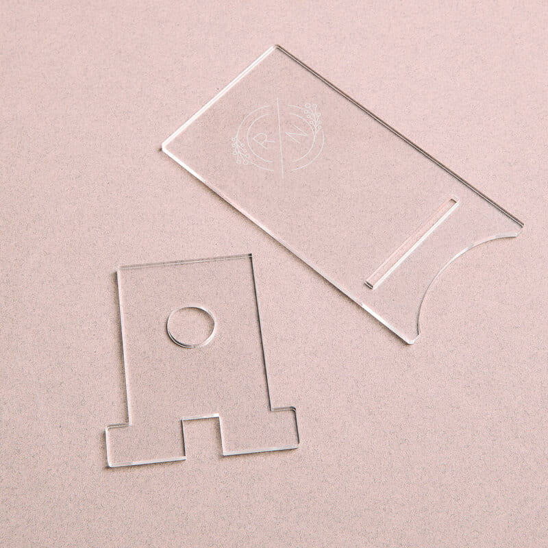 Kişiselleştirilebilir Harfli Akrilik Telefon Standı