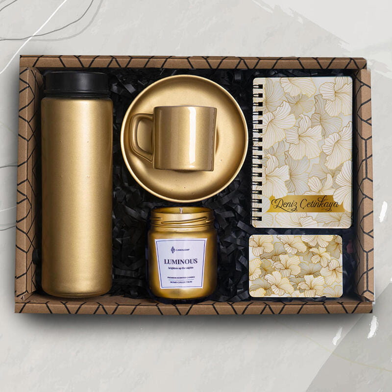Kişiye Özel Ahşap Kapaklı Defter Altın Renk Cam Suluk Kupa Bardak Mum Magnet