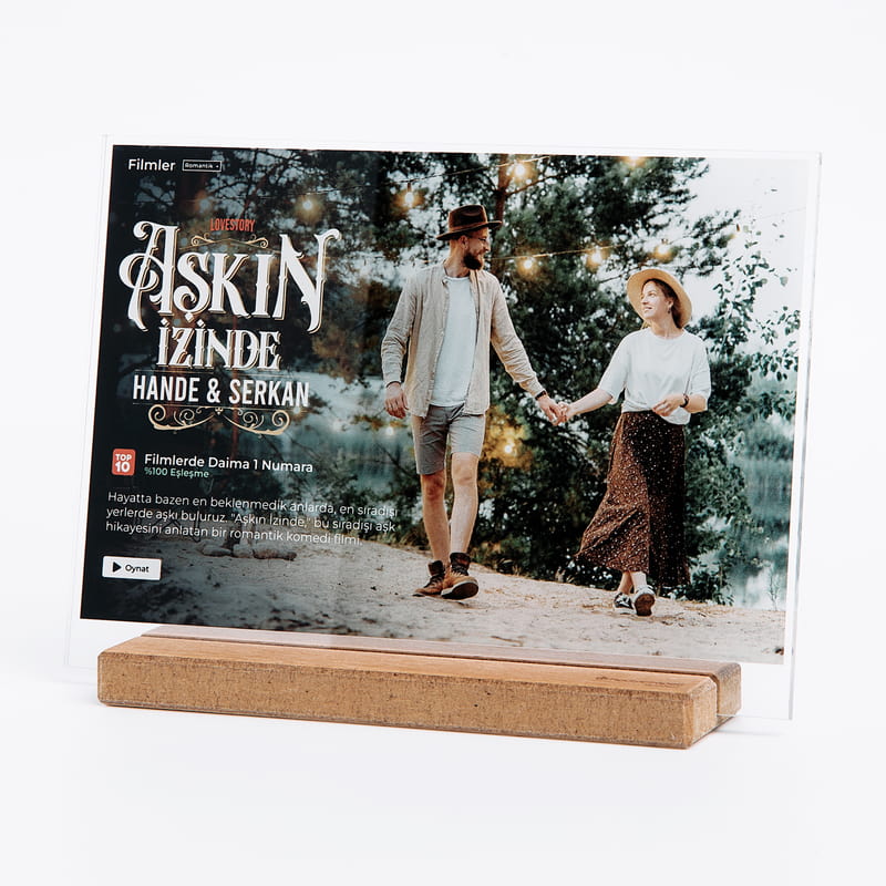 Kişiye Özel Aşkın İzinde Akrilik Film Plaketi