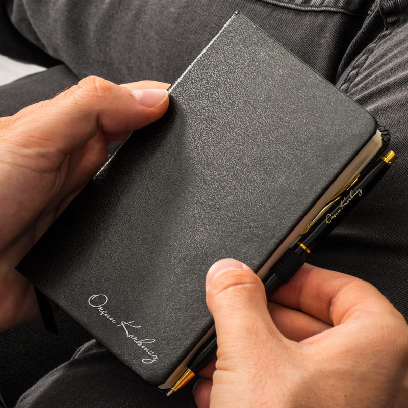 Kişiye Özel Defter Kalem Telefon Tutucu Anahtarlık Hediye Seti