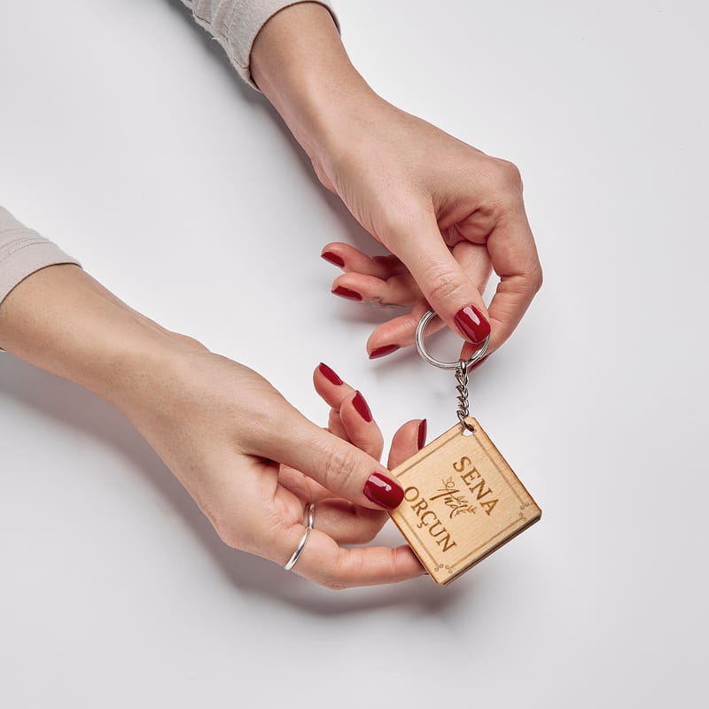 Kişiye Özel İsim Yazılı Çiftler İçin Ahşap Anahtarlık