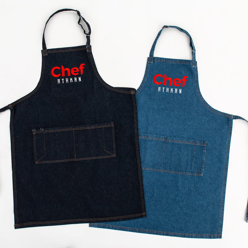 Minimal Tasarımlı Nakış İşlemeli Kot Aşçı Önlüğü