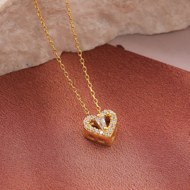 Minimal Trapez Taşlı Kalp Kolye