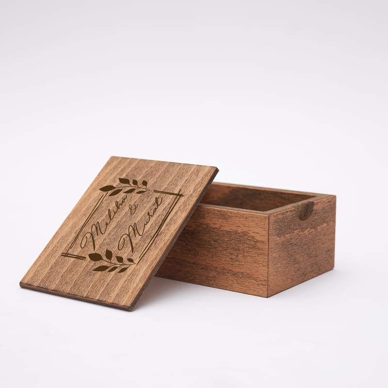 Mutlu Anlarımız 70 Fotoğraflı İsme Özel Ahşap Fotoğraf Kutusu