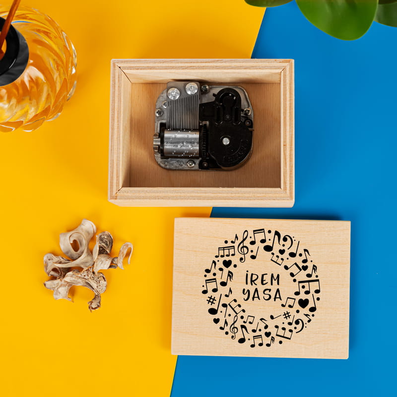 Nota Tasarımlı Kişiye Özel Ahşap Müzik Kutusu