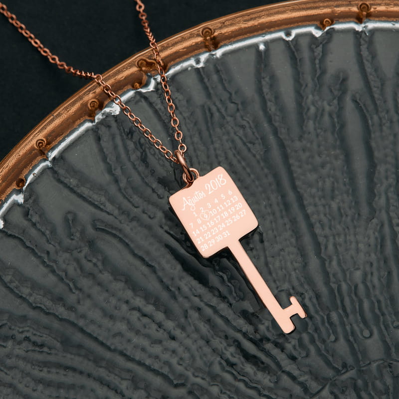 Özel Gün İşlemeli Anahtar Rose Gümüş Kolye