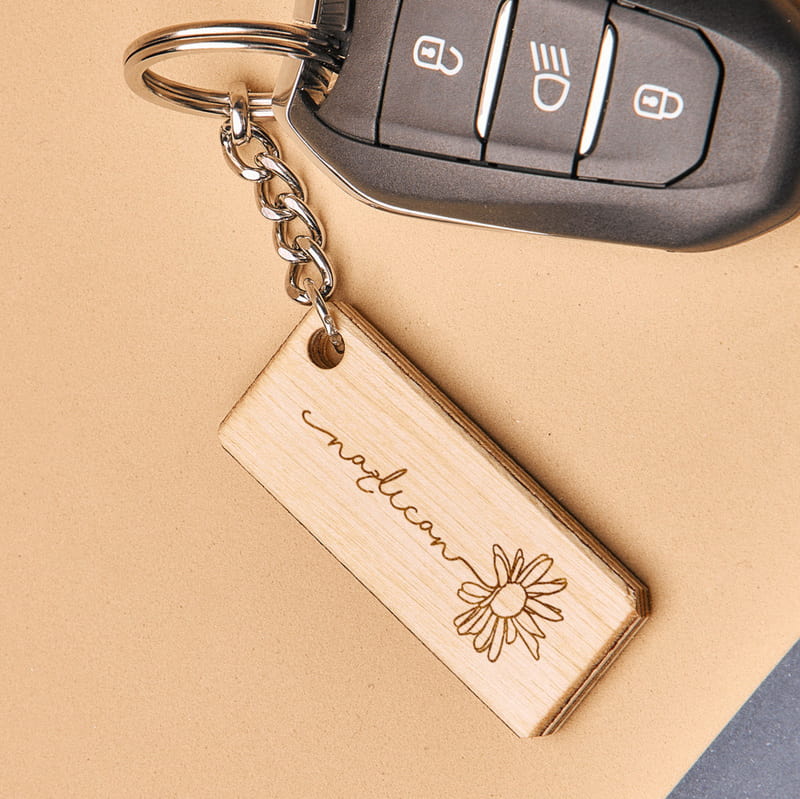 Papatya İsimli Ahşap Anahtarlık