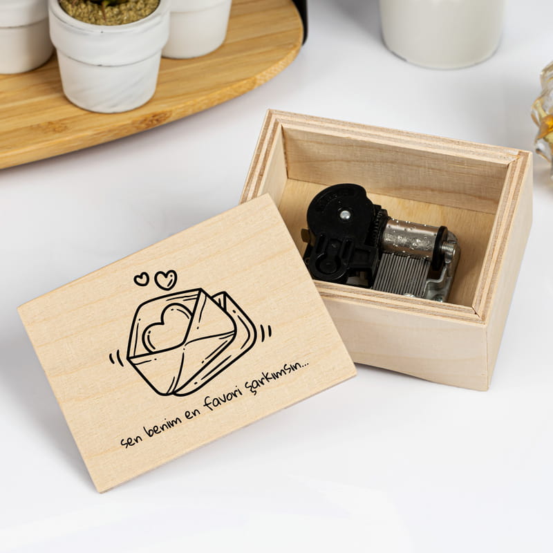 Sen Benim En Favori Şarkımsın Yazılı Ahşap Müzik Kutusu