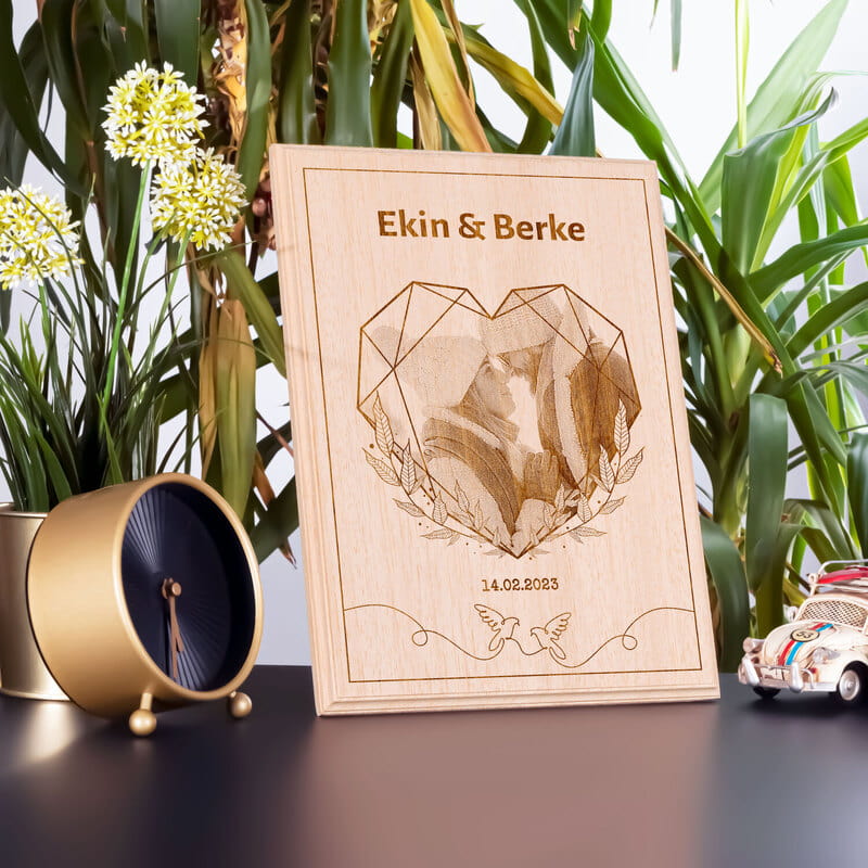 Sevgiliye Özel Minimal Kalp Fotoğraflı Ahşap Çerçeve