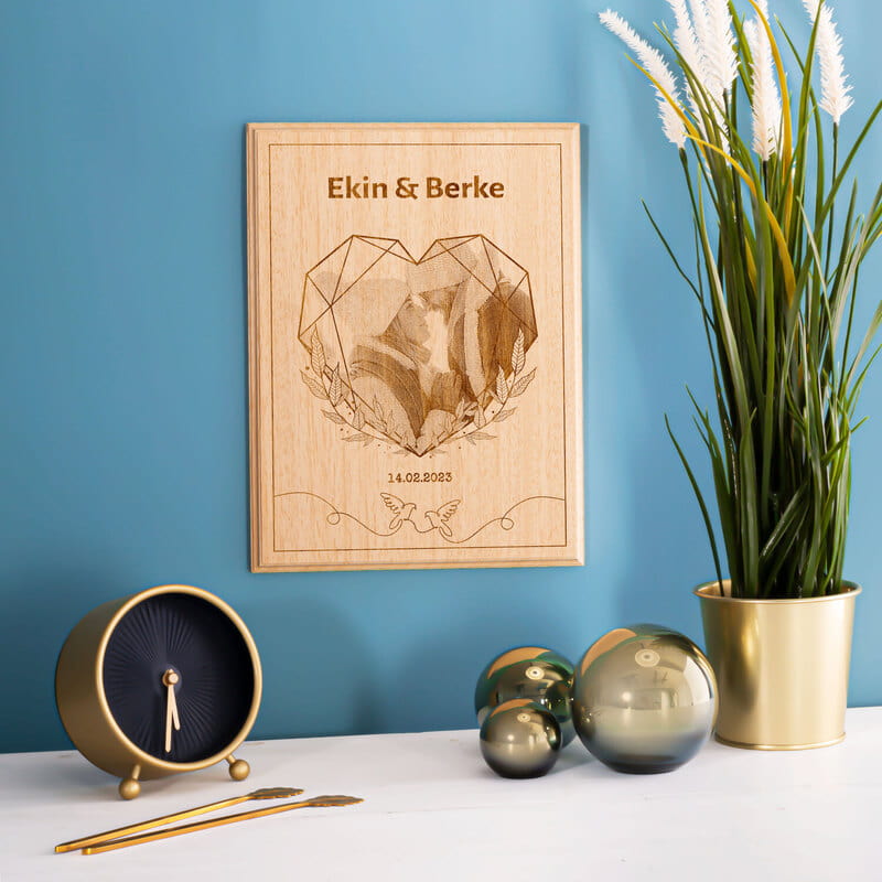 Sevgiliye Özel Minimal Kalp Fotoğraflı Ahşap Çerçeve