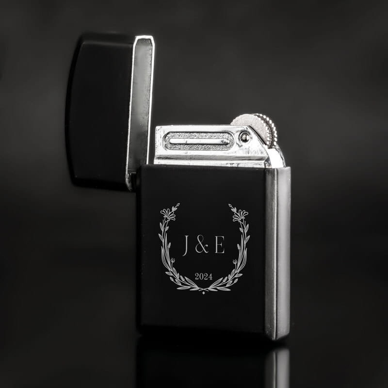 Tarih ve Harf Yazılı Siyah Çakmak