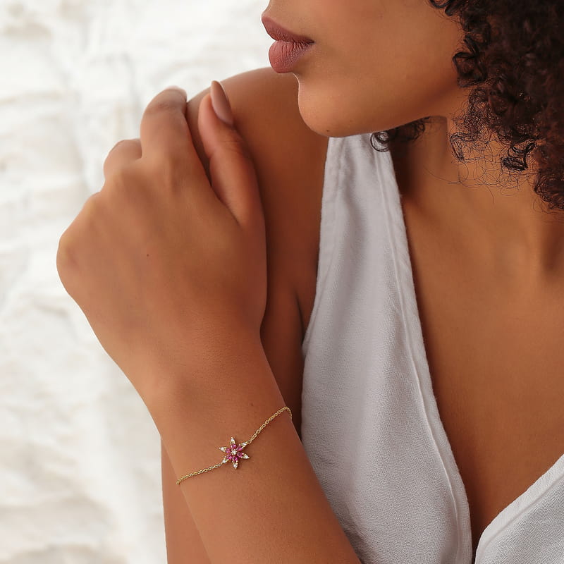 Yaşam Çiçeği Motifli Zirkon Taşlı Gümüş Bileklik