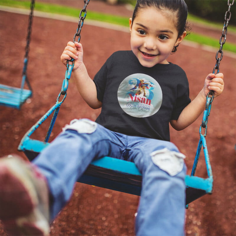 23 Nisan Ulusal Egemenlik ve Çocuk Bayramı Tasarımlı Tişört