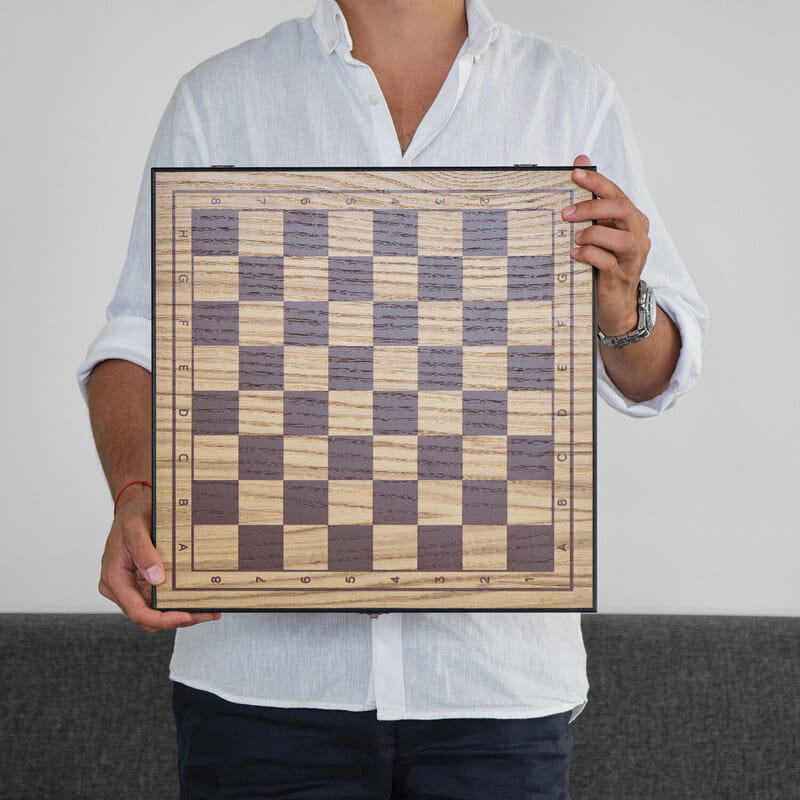 Baba İsim ve Mesaj Özelleştirmeli Kapaklı Satranç Takımı - Meşe Kaplama