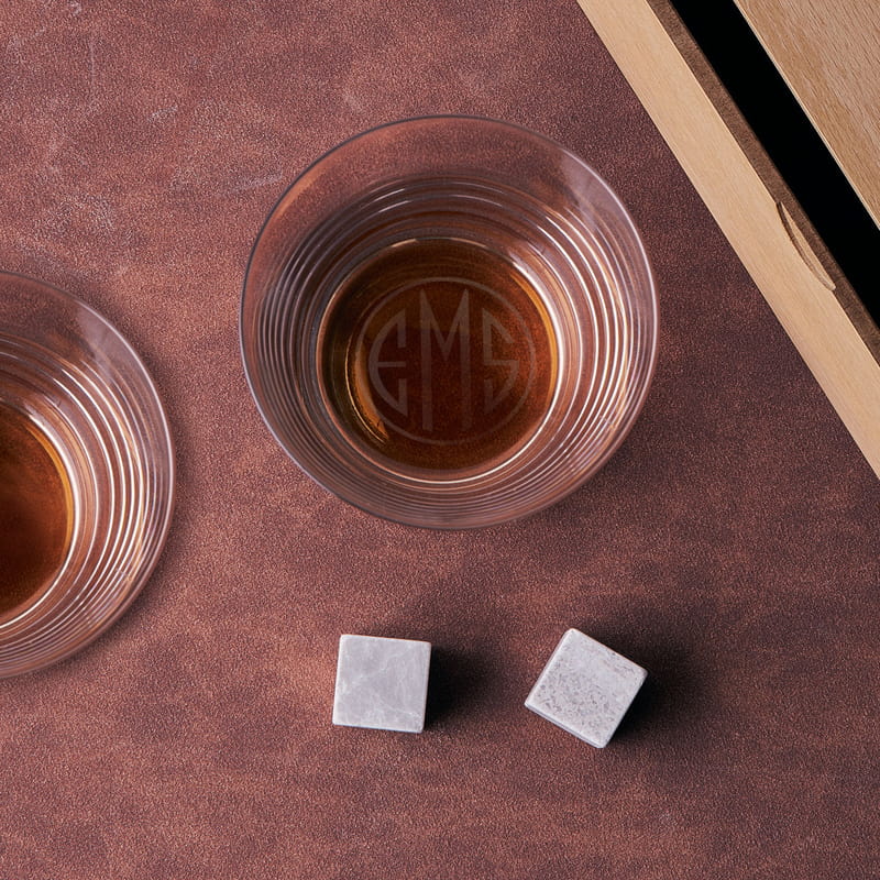 Bardak İçi Harf Monogram Tasarımlı Ahşap 2'li Viski Seti