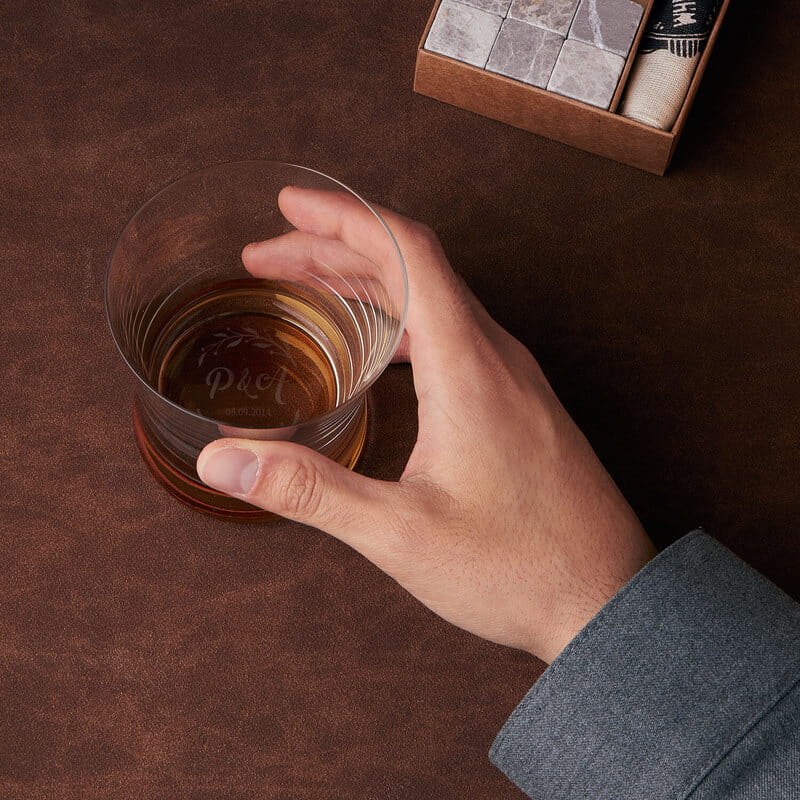 Baş Harf ve Tarih Özelleştirmeli Ahşap Kutulu Viski Seti