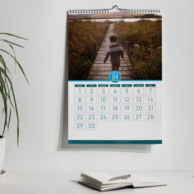 Her Aya Fotoğrafınıza Özel Yapraklı 2026 Duvar Takvimi