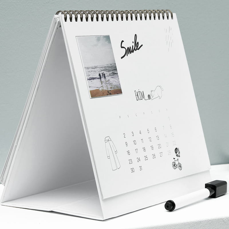 İnteraktif Sticker Hediyeli Fotoğraf Baskılı 2026 Masaüstü Takvim