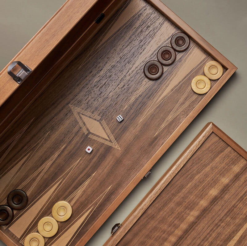 İsme Özel Havuz Kapaklı Ceviz Tavla Seti