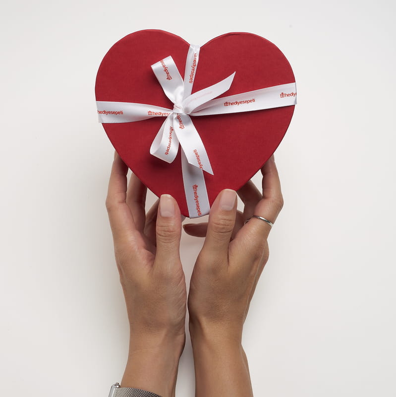 Melek Kanatlı Sonsuzluk Gümüş Kolyeli Kalp Kutulu Sepet