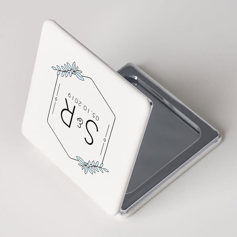 Minimal Harfler Özelleştirmeli El Aynası