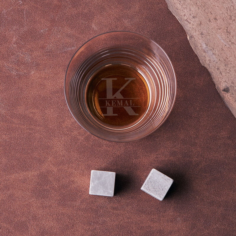 Monogram İsim ve Baş Harf Özelleştirmeli Ahşap Kutulu Viski Seti